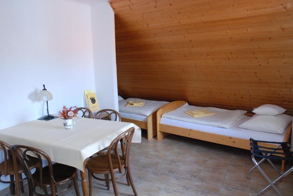 Hotel U Ruze Slavonice Ruang foto