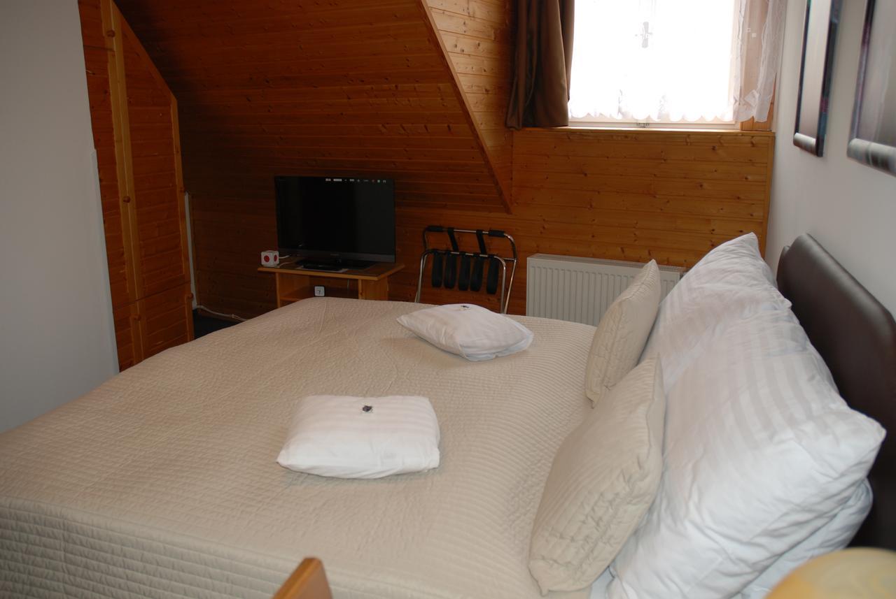 Hotel U Ruze Slavonice Bagian luar foto